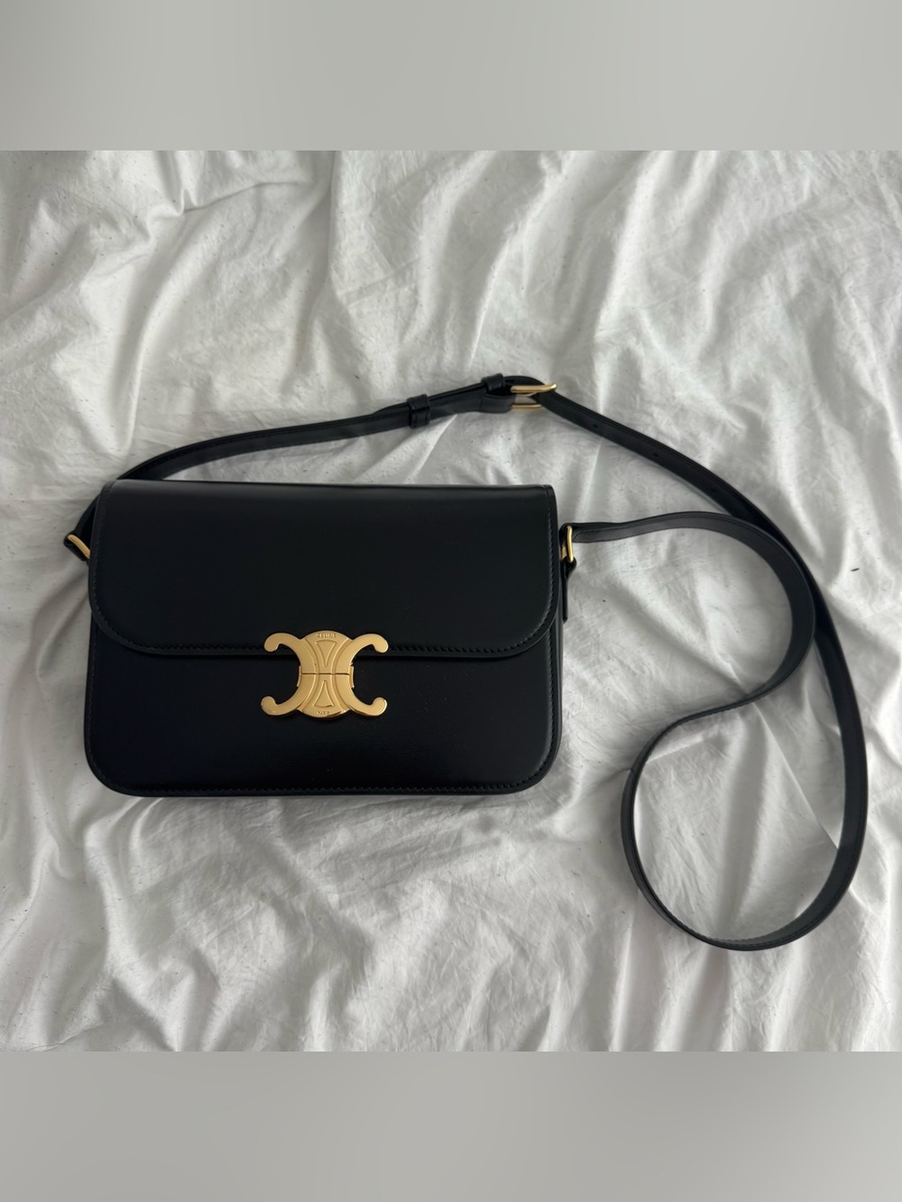 Celine Triomphe Crossbody bag in Black leather and Gold Hardware - Picture 1 of 13